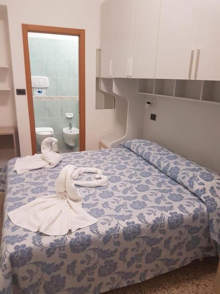 Hotel Zurigo Римини Экстерьер фото