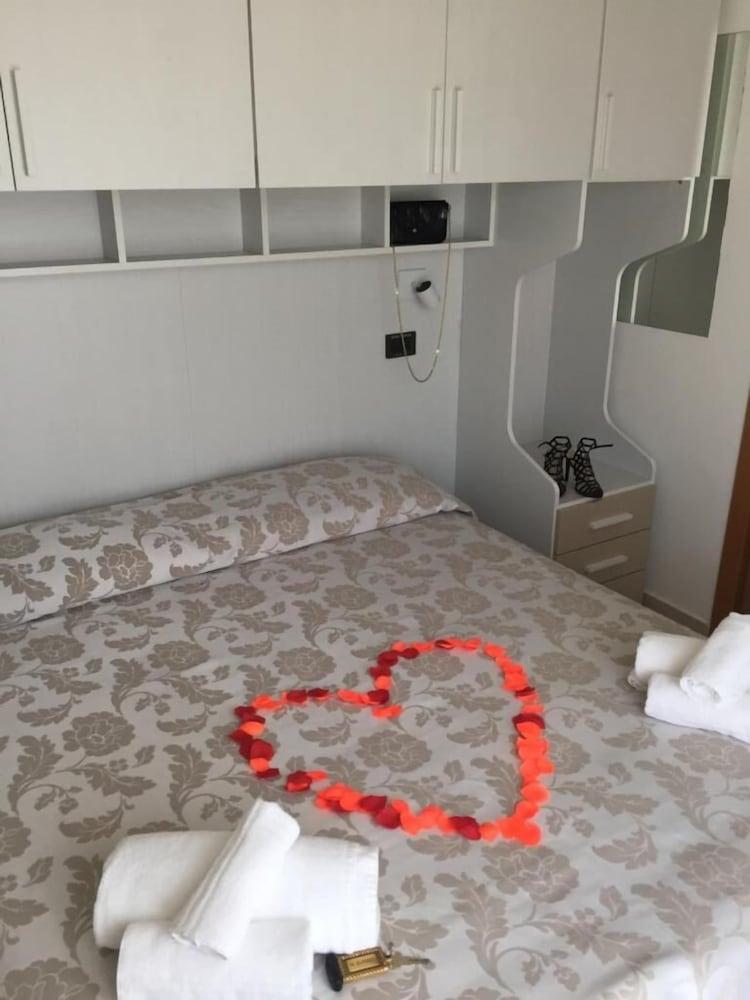 Hotel Zurigo Римини Экстерьер фото
